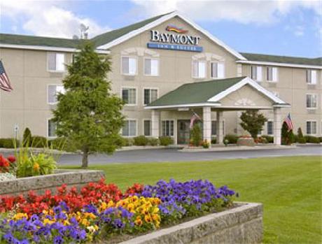 Baymont Inn and Suites Mackinaw City