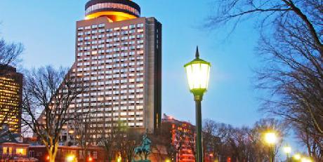 Loews Le Concorde Hotel