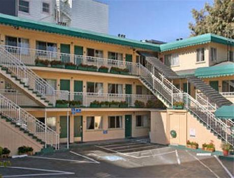 Bayside Inn at the Wharf