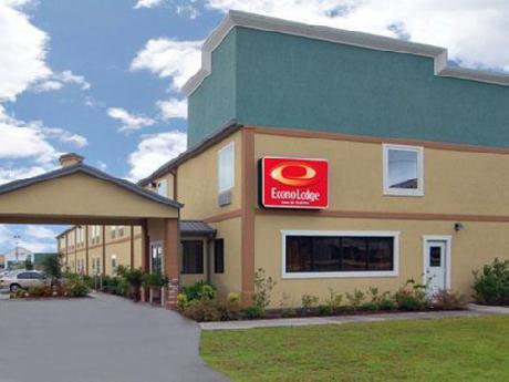 Econo Lodge Inn & Suites