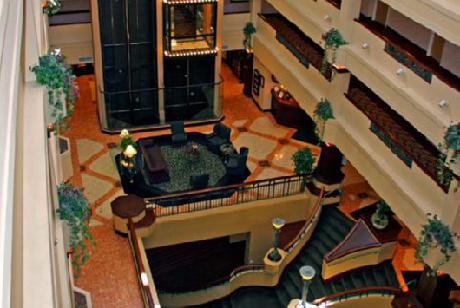 Sheraton Suites Akron/Cuyahoga Falls