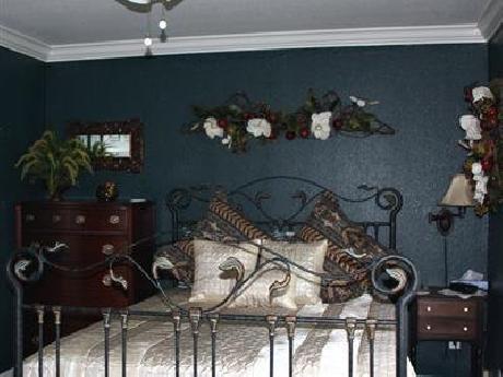 Pine Lodge Bed & Breakfast