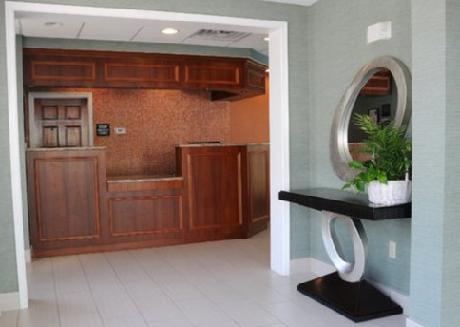 Clarion Inn & Suites Virginia Beach