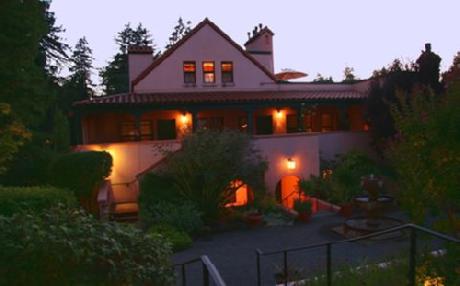 Applewood Inn Restaurant and S