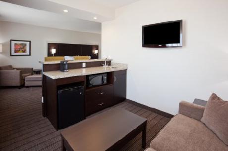 Holiday Inn Express Hotel & Suites NEW LISKEARD