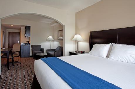 Holiday Inn Express Hotel & Suites HOPE MILLS-FAYETTEVILLE ARPT