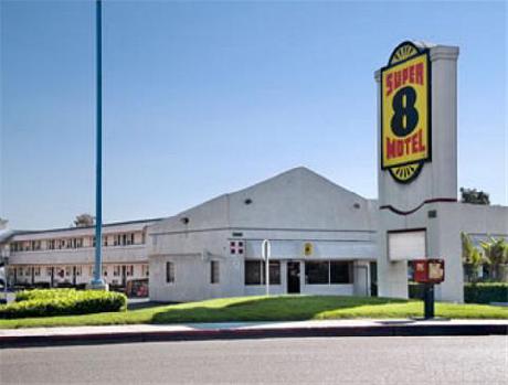 SUPER 8 SAN DIEGO/SEA WORLD AREA