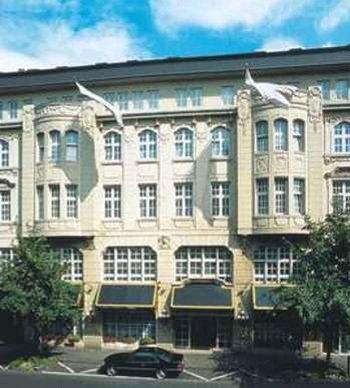 BEST WESTERN Savoy Hotel