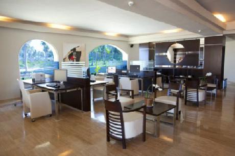 Majestic Colonial Punta Can