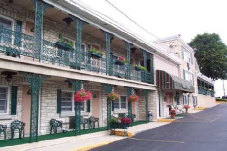 Simmons Motel and Suites