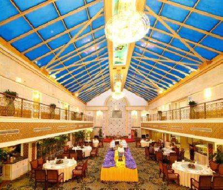 Universal Golden Hotel