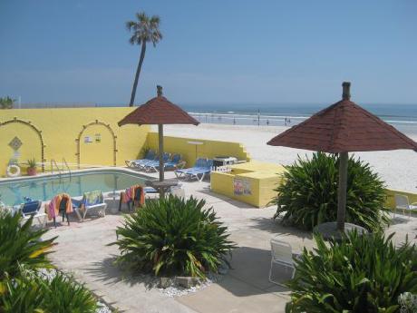 Dream Inn A 3 Palms Hotel