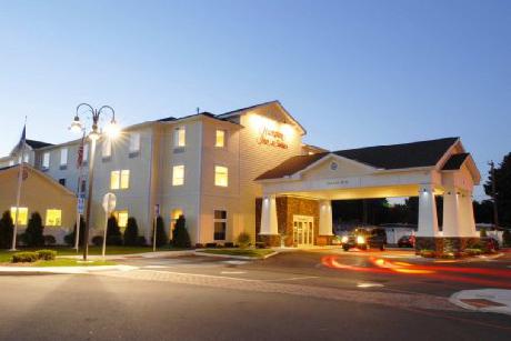 Hampton Inn  Suites Mystic