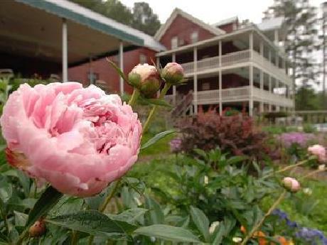 Glen-Ella Springs Inn