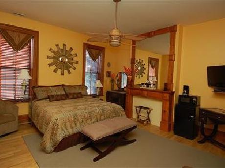 Mt. Vernon Square Bed and Brea