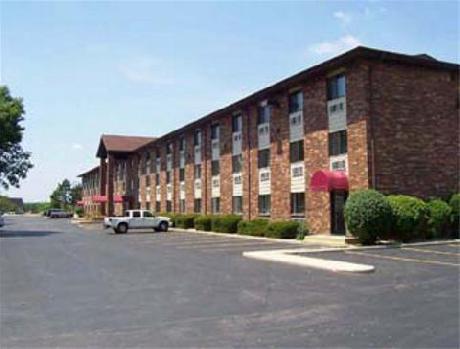Baymont Inn & Suites Naperville