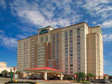 La Quinta Inn and Suites San Antonio Convention Cntr