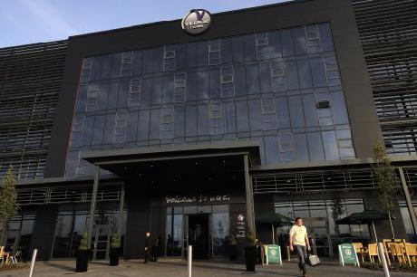 VILLAGE PREM London Elstree