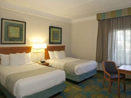 La Quinta Inn & Suites Charlotte Airport South