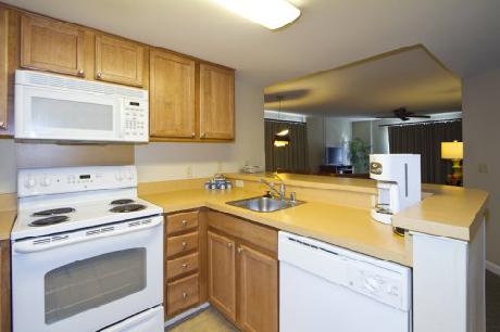 WyndhamVR Waikiki Beach Walk