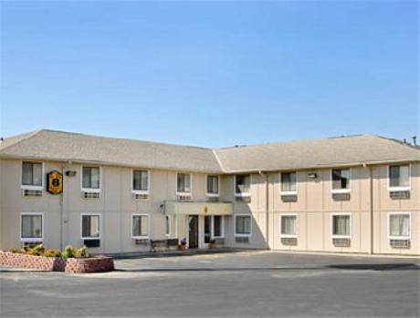 Super 8 Rock Port MO