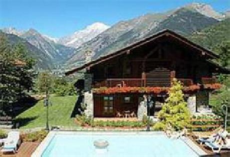 Mont Blanc Hotel Village