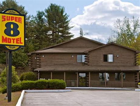 Super 8 Lake George/Warrensburg Area