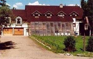 7 Gables Inn and Suites