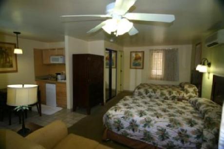 Waikiki Sand Villa Hotel