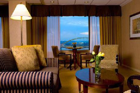 Sheraton Station Square Hotel