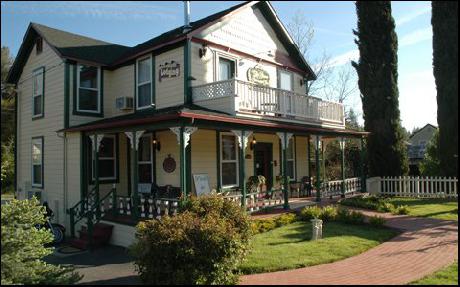 The All Seasons Groveland Inn