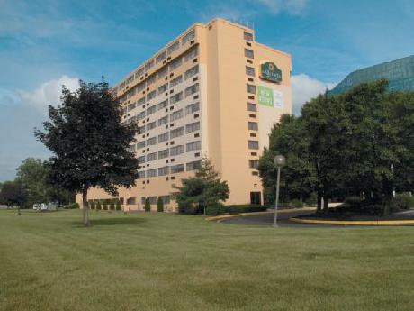 La Quinta Inn & Suites Secaucus Meadowlands