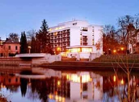 Caravelle Hotel im Park