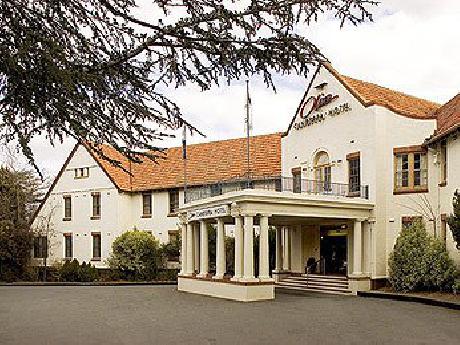 Olims Canberra Hotel