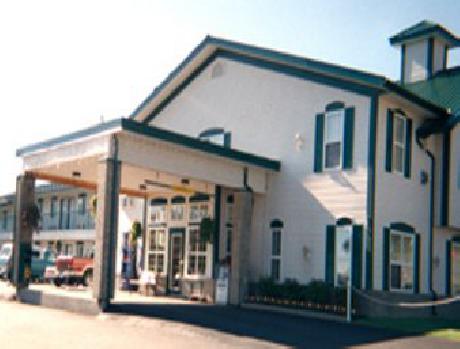 Super 8 One Hundred Mile House