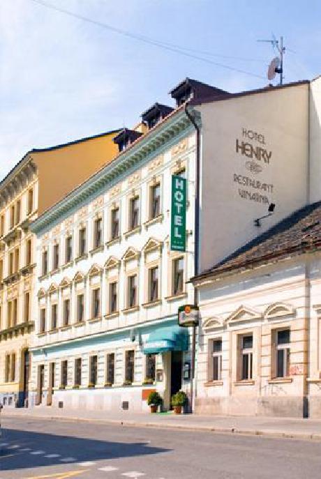 Henry Praga Center Boutique Hotel