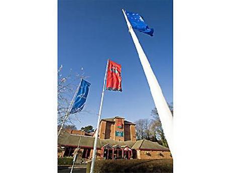 ibis London Luton Airport