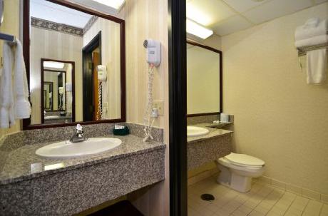 BEST WESTERN Center Pointe Inn