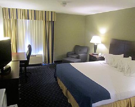 Holiday Inn Express Hotel & Suites DELAFIELD