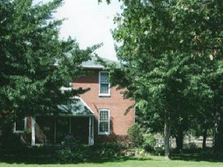 The Rivers Edge Executive Suit