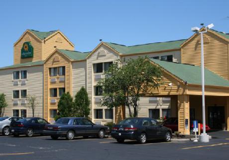 La Quinta Inn Milwaukee Northwest