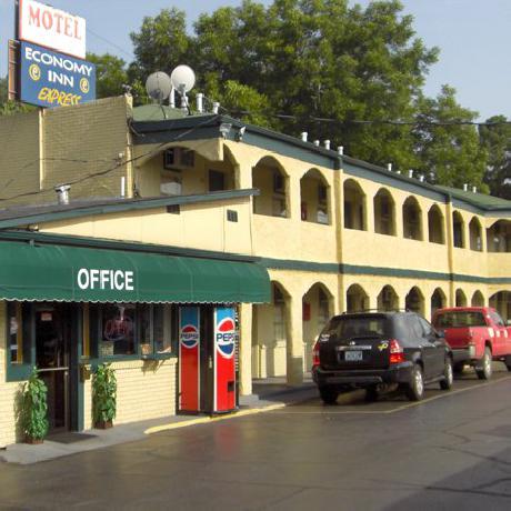 Economy Inn Express Warren