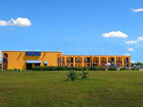 CAREFREE INN, LACKLAND AIRFORCE BASE - SEAWORLD AREA
