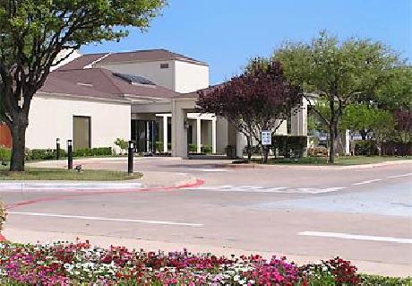 Courtyard Dallas NW Hwy. at Stemmons/I-35E