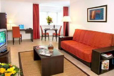 PARK AND SUITES CONF ANNEMASSE