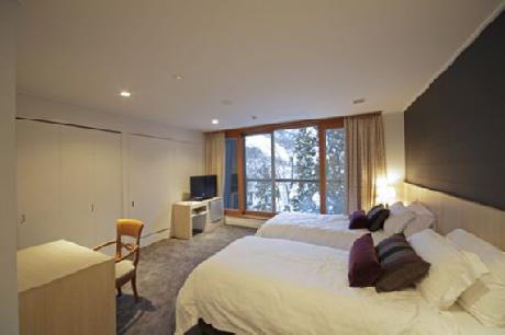 The Ridge Hotel and Apartments