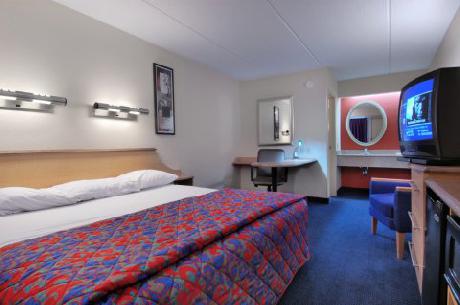 Red Roof Inn Chapel Hill  UNC