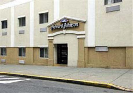 Howard Johnson Express Inn Bronx