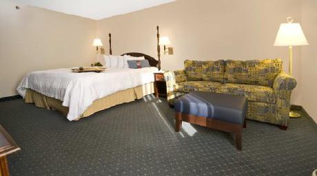 Hampton Inn  Suites RaleighCary I40 PNC Arena NC