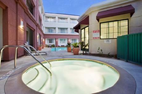 Holiday Inn Express Hotel & Suites SAN JOSE-INTERNATIONAL AIRPORT